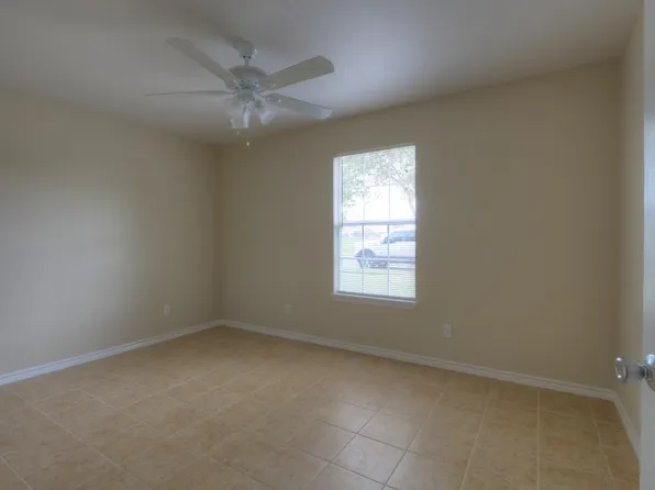 5126 Bevly Dr, Corpus Christi, TX 78411