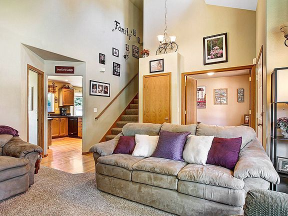 4th image of 17312 87th Avenue Ct E