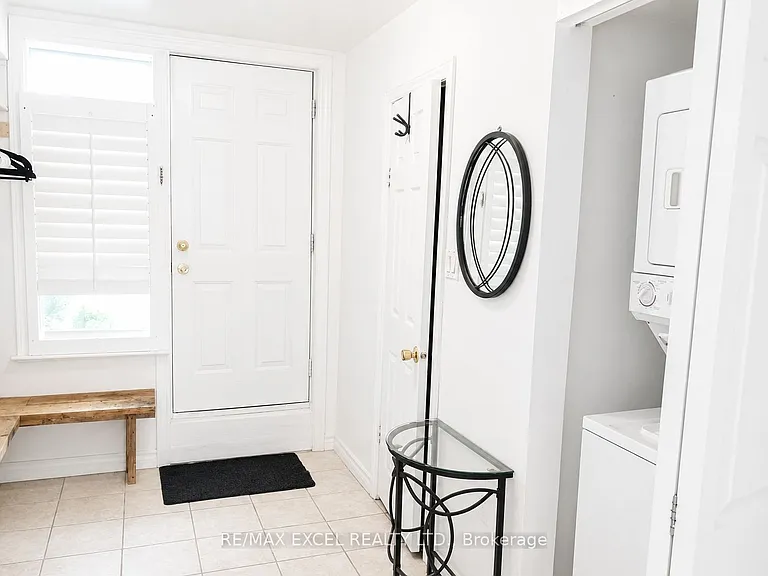 114 Connaught Ave — Photo 3