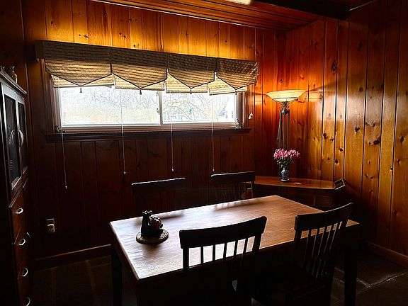 dinning area of den