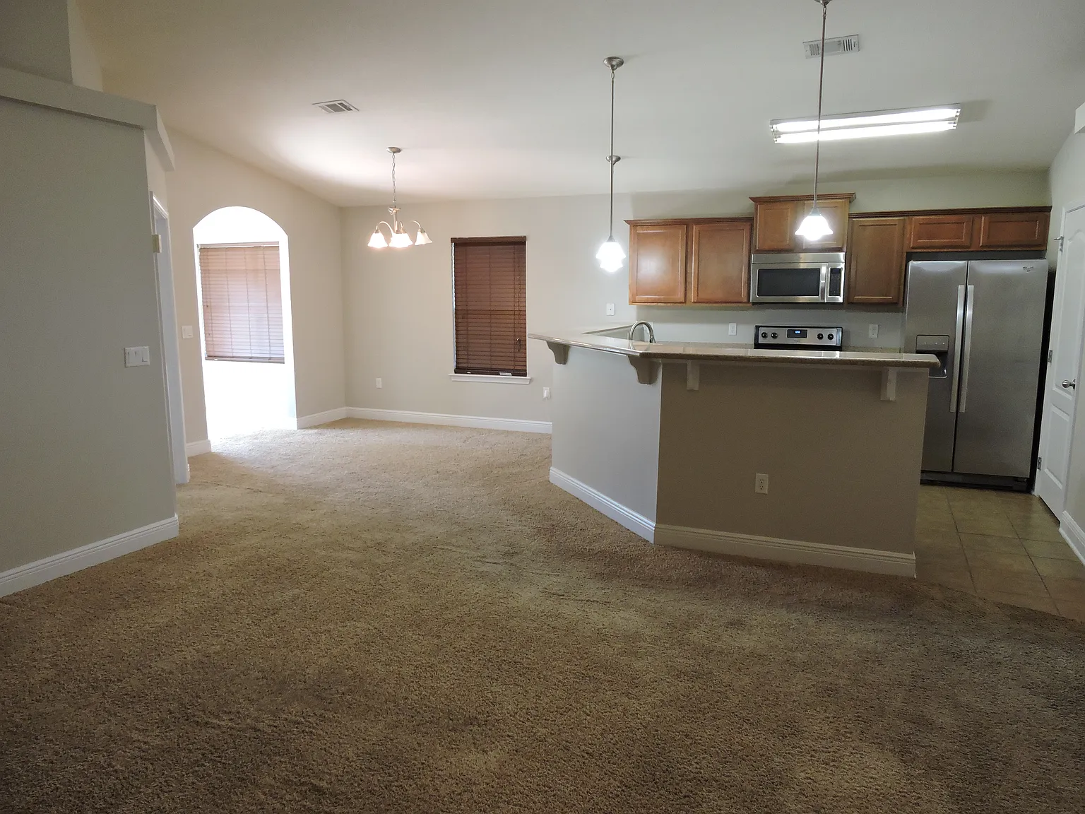 3 bed, 2.0 bath, 1615 sqft, $1,900 — Photo 4