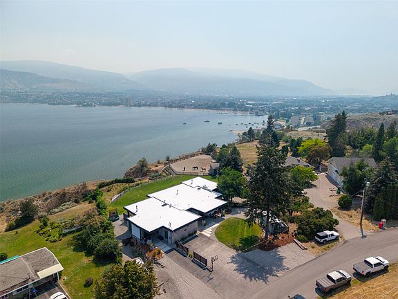 2nd image of 111 Hyslop Dr