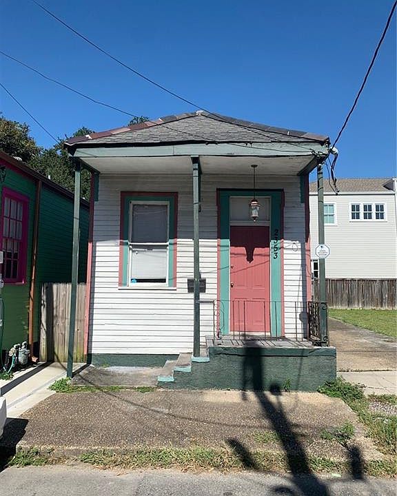 1st image of 2353 Saint Thomas St