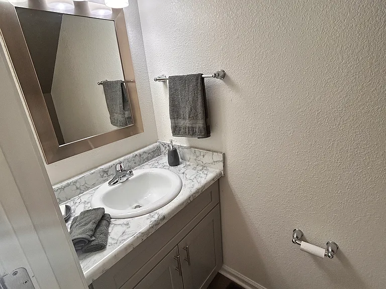 1044 Fords Pointe Cir #1044 — Photo 8