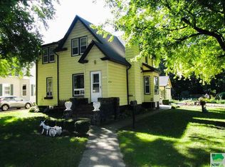 702 11th St, Sheldon, IA 51201