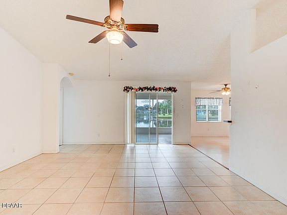 5th image of 613 Aubrey Ln