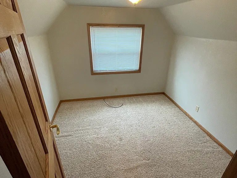 127 E Main St — Photo 20