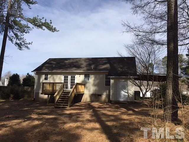 3 bed, 1040 sqft, $1,650 — Photo 2