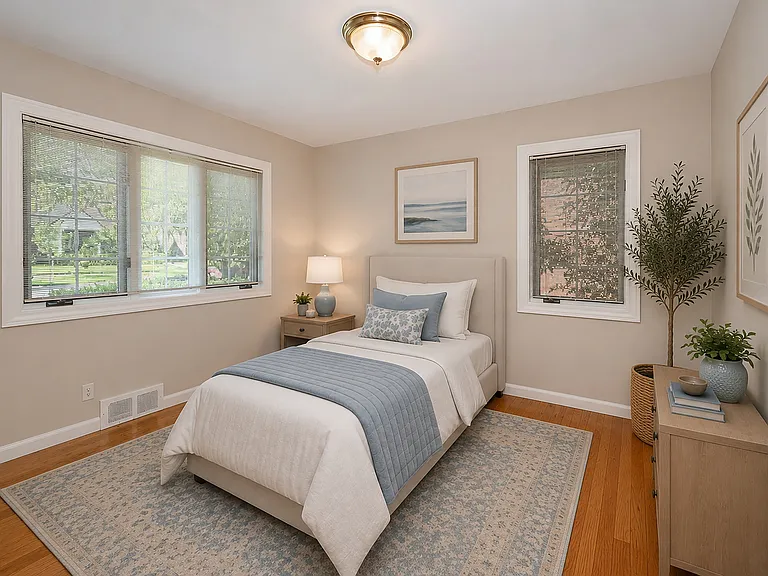 2453 Windemere Rd — Photo 12