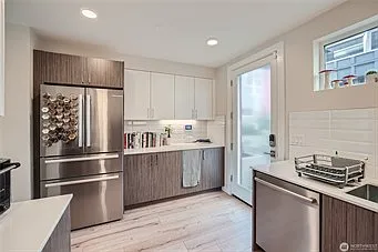 1012 NE 112th St #1012 — Photo 5