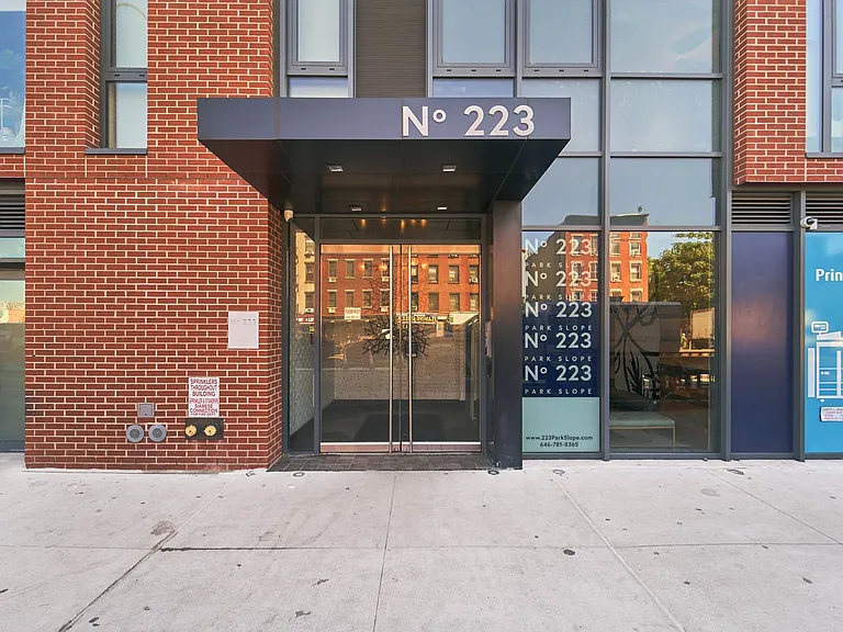223 4th Ave #8F — Photo 21