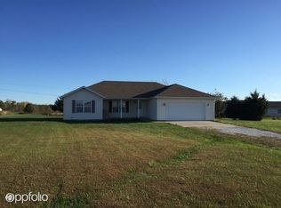 1637 E 512th Rd, Bolivar, MO 65613