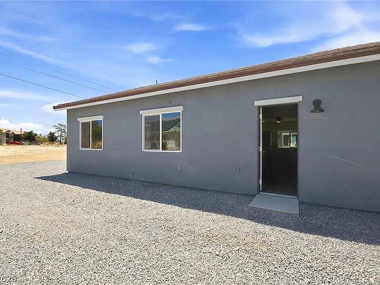 2001 S Dandelion St #2 — Photo 13