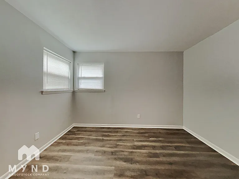 5244 Greene Ave — Photo 11