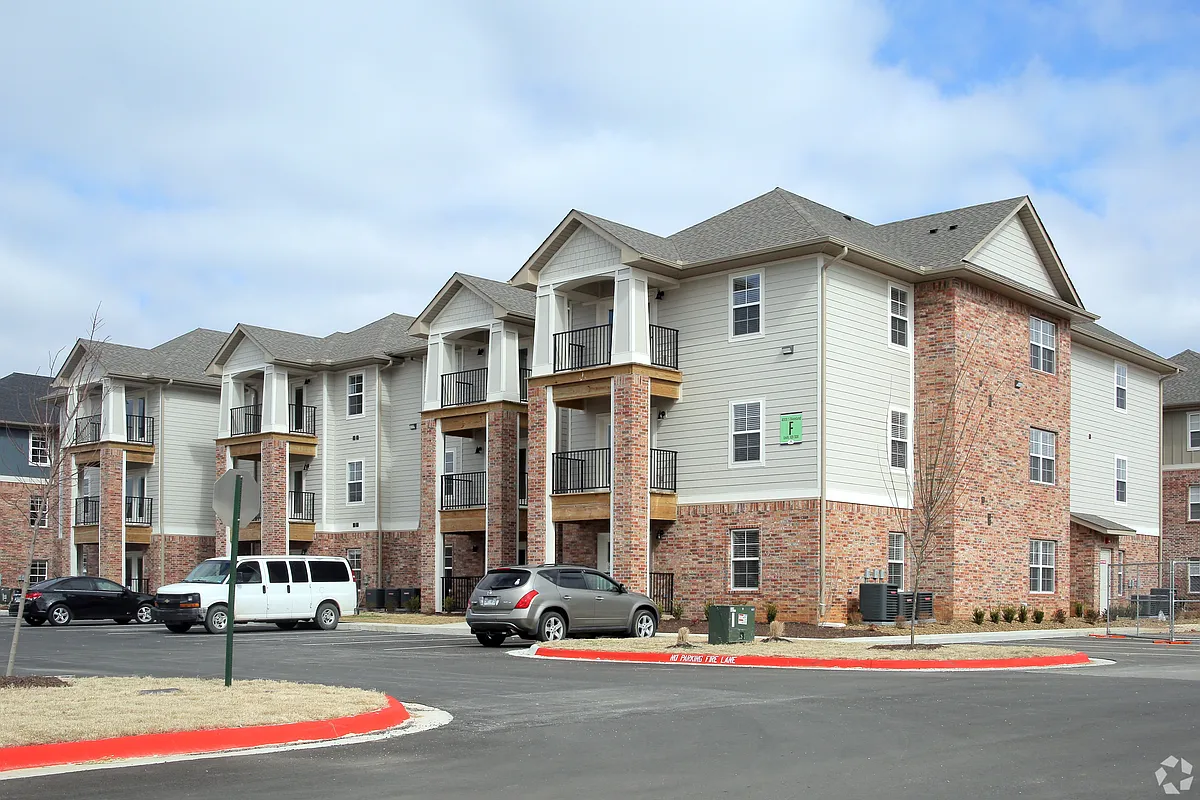 Building Photo - Woodland Park