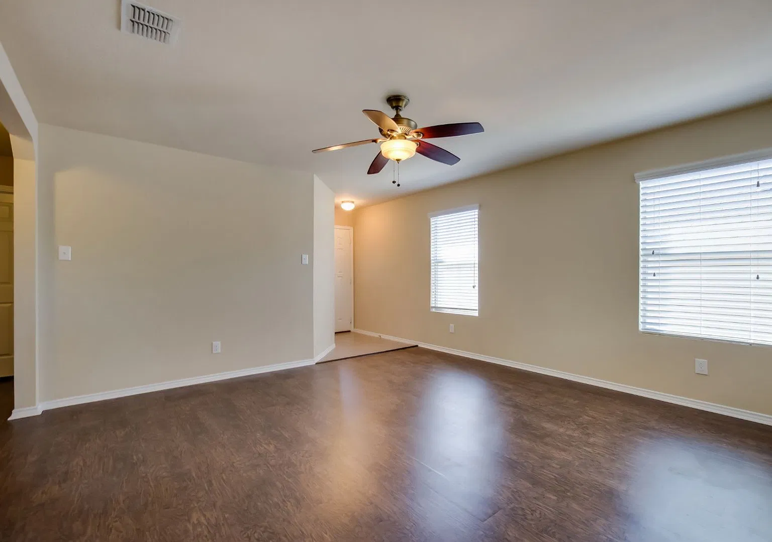 Your Next Chapter Starts Here! Charming 3-Bedroom Home in Bulverde Village! — Photo 4