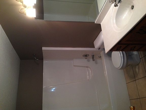 4th image of 228 S McGuire Dr