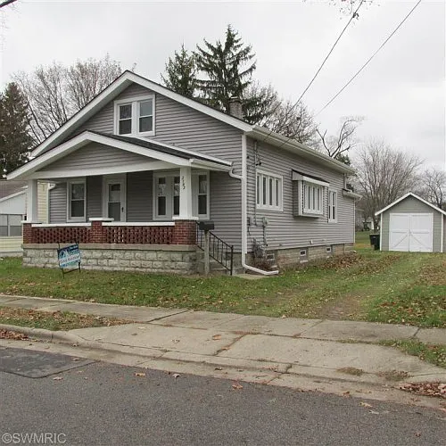 3162 Harvest Ave SW photo 1