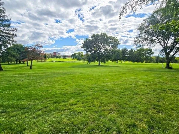 1307 Olympic Dr, Waterloo, IA 50701