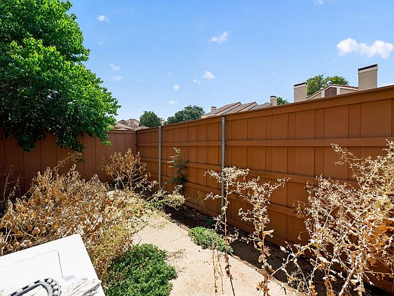 4th image of 2632 Piedras Dr