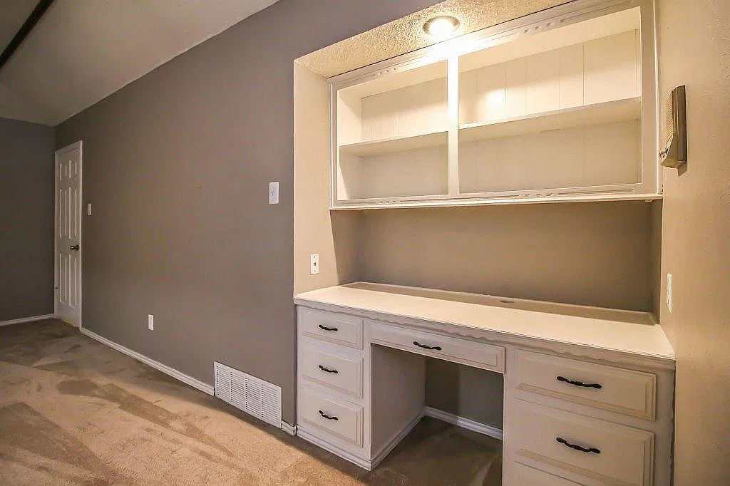 3 bed, 2272 sqft, $1,899 — Photo 4