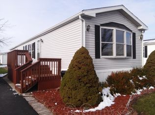 6 Finch Ln, Beecher, IL 60401