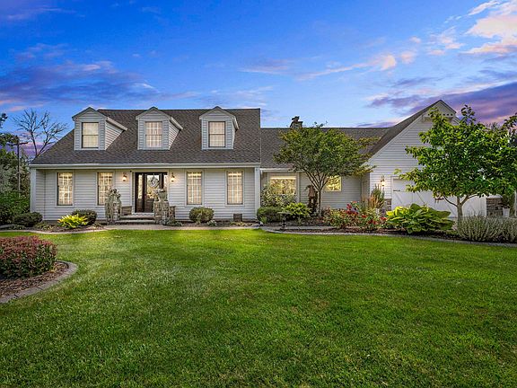 2nd image of 3075 Ridgeway Dr