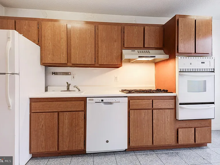 1301 S Arlington Ridge Rd #310 — Photo 21