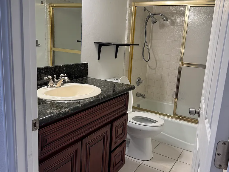 8 Meadow Ridge Cir — Photo 1