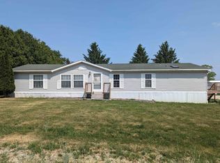843 Volney Rd, Waukon, IA 52172
