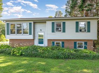 1876 Old Hollow Rd, Walkertown, NC 27051