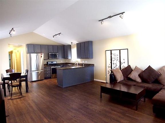 4th image of 2025 N Nagle Ave
