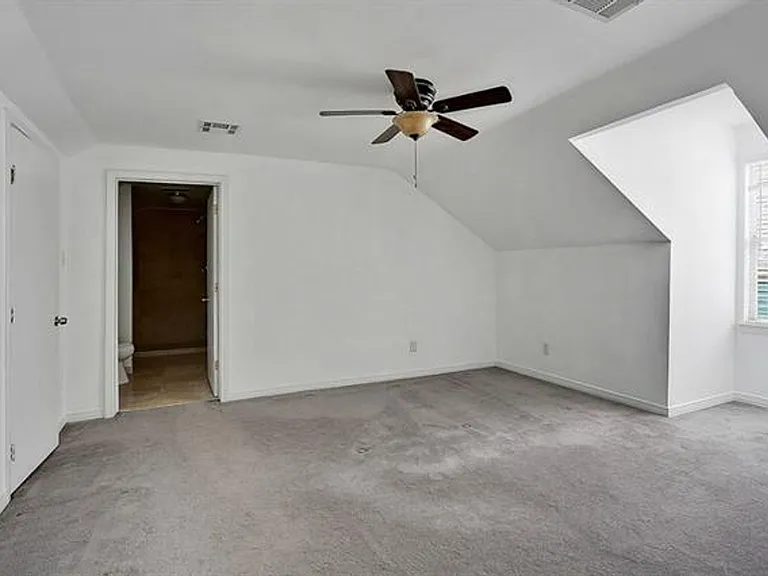 843 Washington Ave — Photo 12