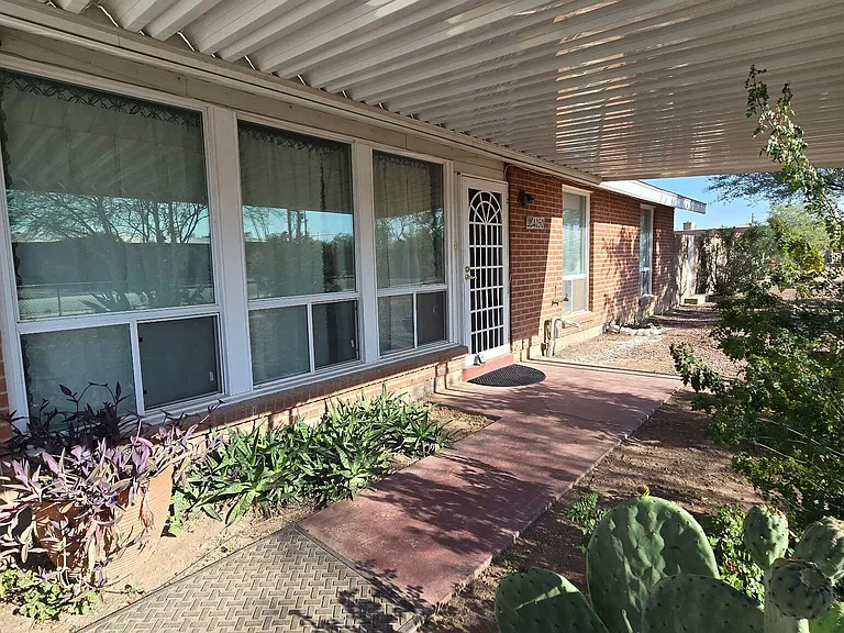 4050 S Kostka Ave — Photo 3