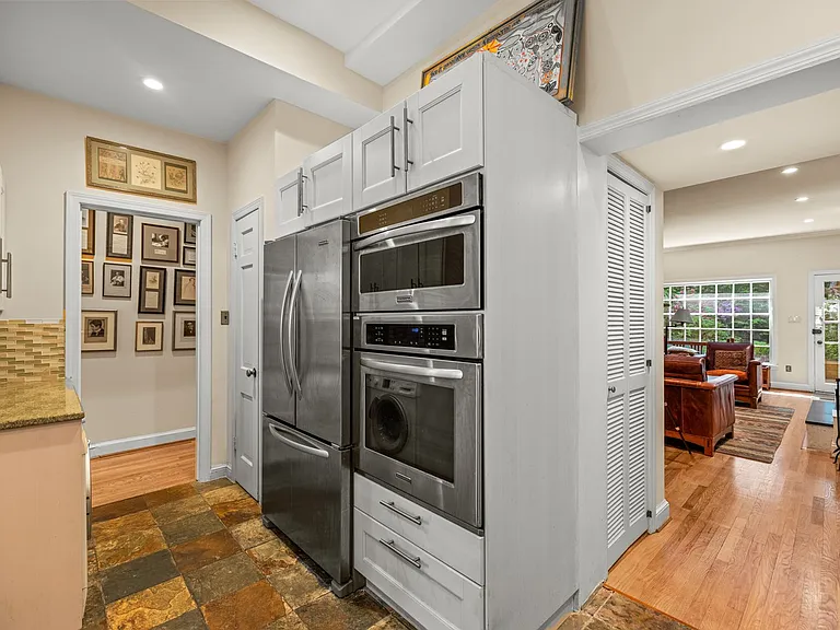 2426 I St NW — Photo 8