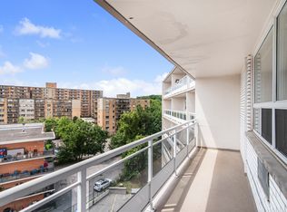Forest Hills Apartments, Hamilton, ON L8S 1H5