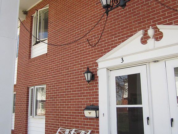 2nd image of 1307-1311 11th St N #1309-7