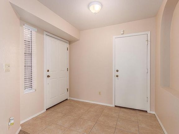 4th image of 1326 W Clear Spring Dr