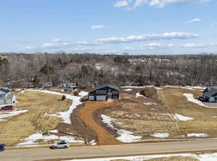 739 Magoo Rd, Hudson, WI 54016