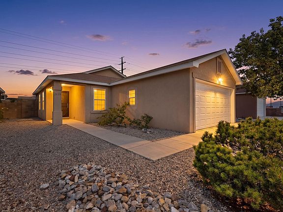 2nd image of 2035 Cielo Oeste Pl NW
