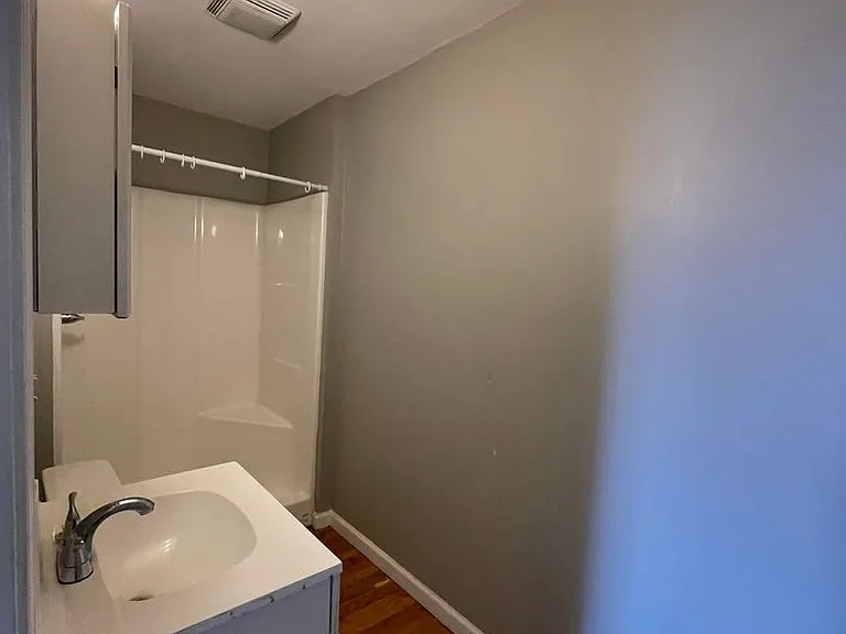 130 W Kentucky Ave — Photo 5