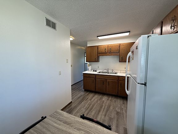 4th image of 616 8th Ave NE #2