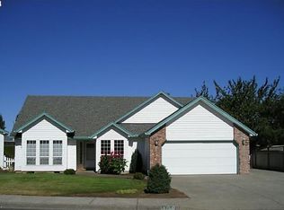 1050 Deer Run Ln, Woodburn, OR 97071