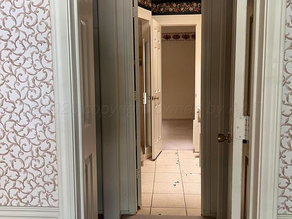 2nd image of 3118 SW 28th Ave