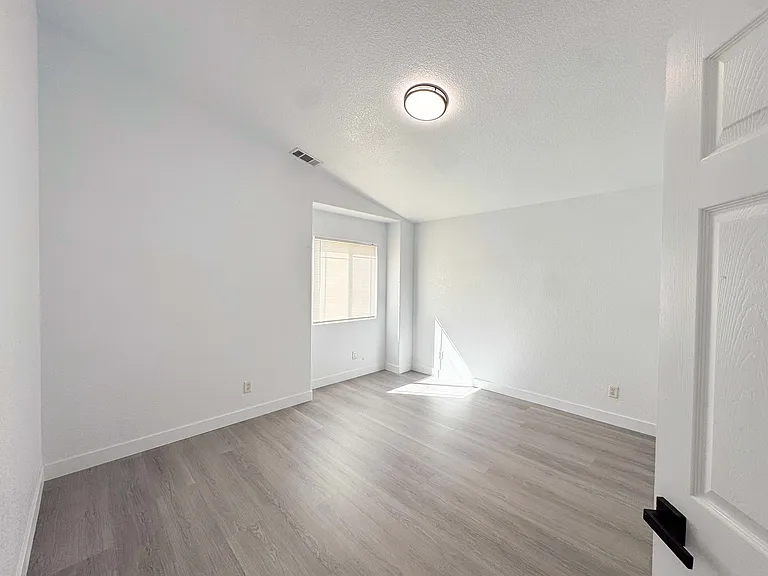 1033 Chenin Blanc St — Photo 14