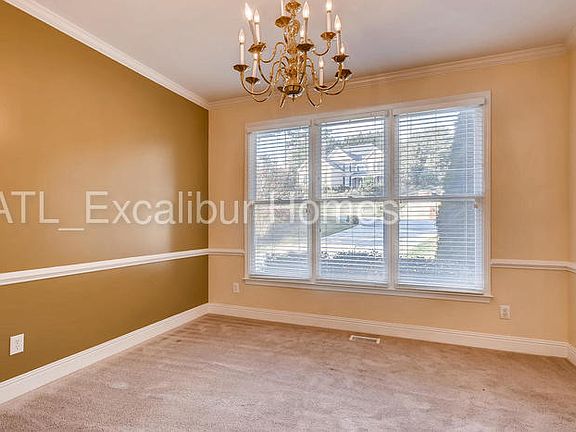 3rd image of 2851 Calumet Farm Ln
