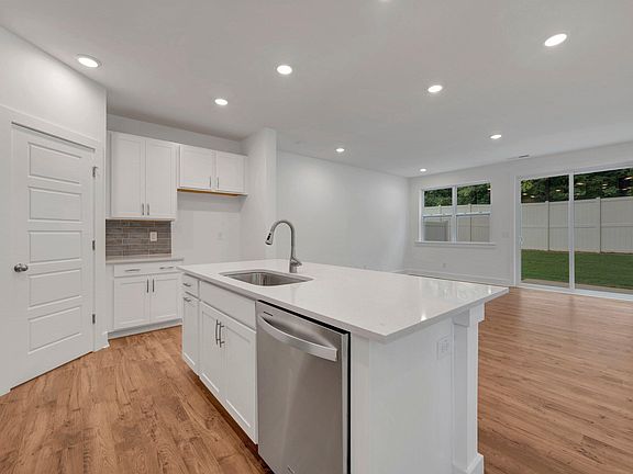 4th image of 112 Silver Pine Dr #57