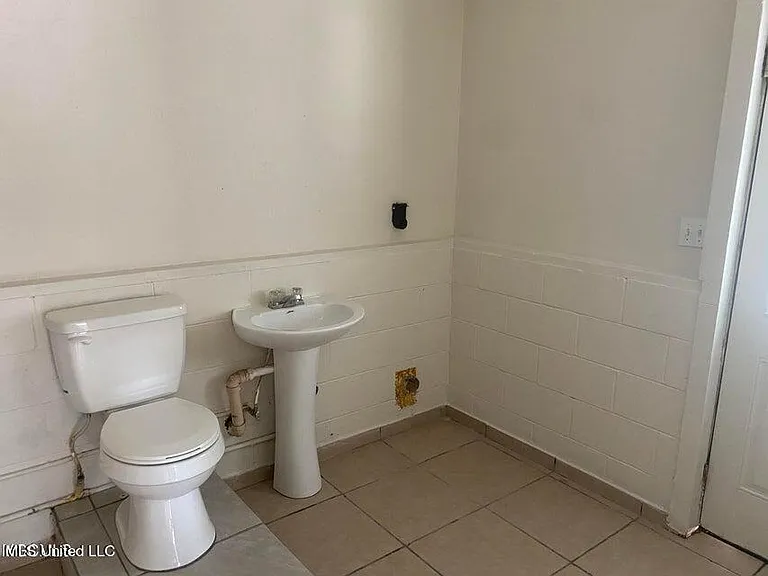 3010 Martin St #B — Photo 6
