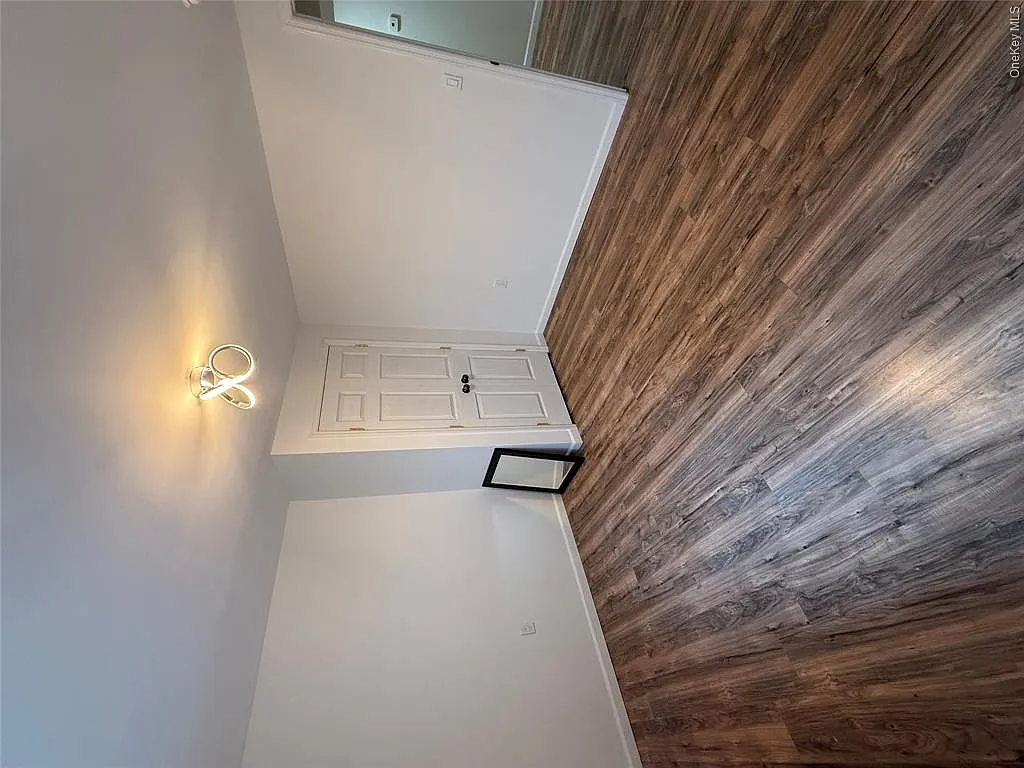 68 Virginia Ave — Photo 3