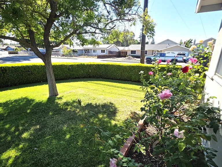 4001 Roland Dr — Photo 5